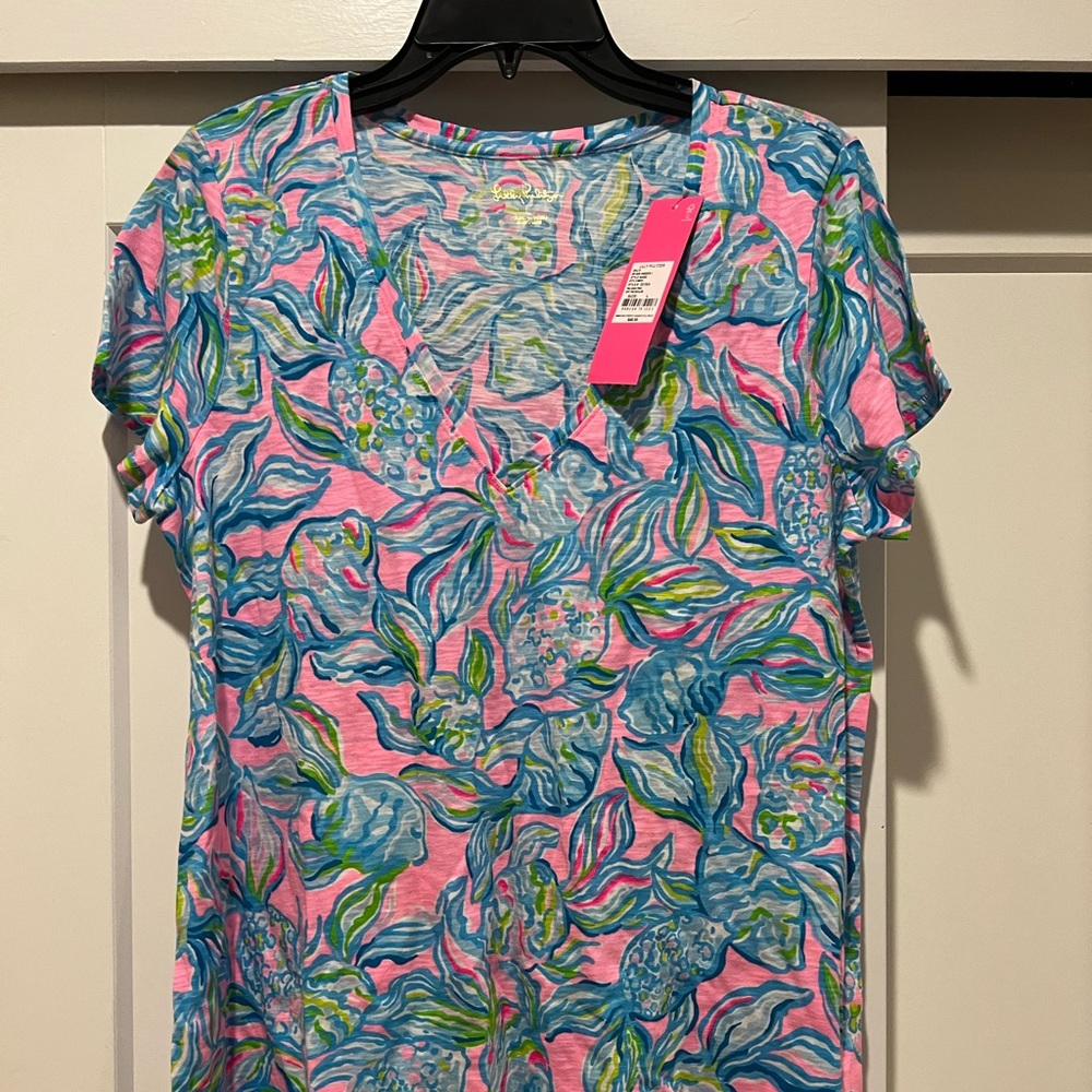 Lilly Pulitzer Etta v-neck shirt.  Pelican pink.  Off the scales. Size L.  NWT.